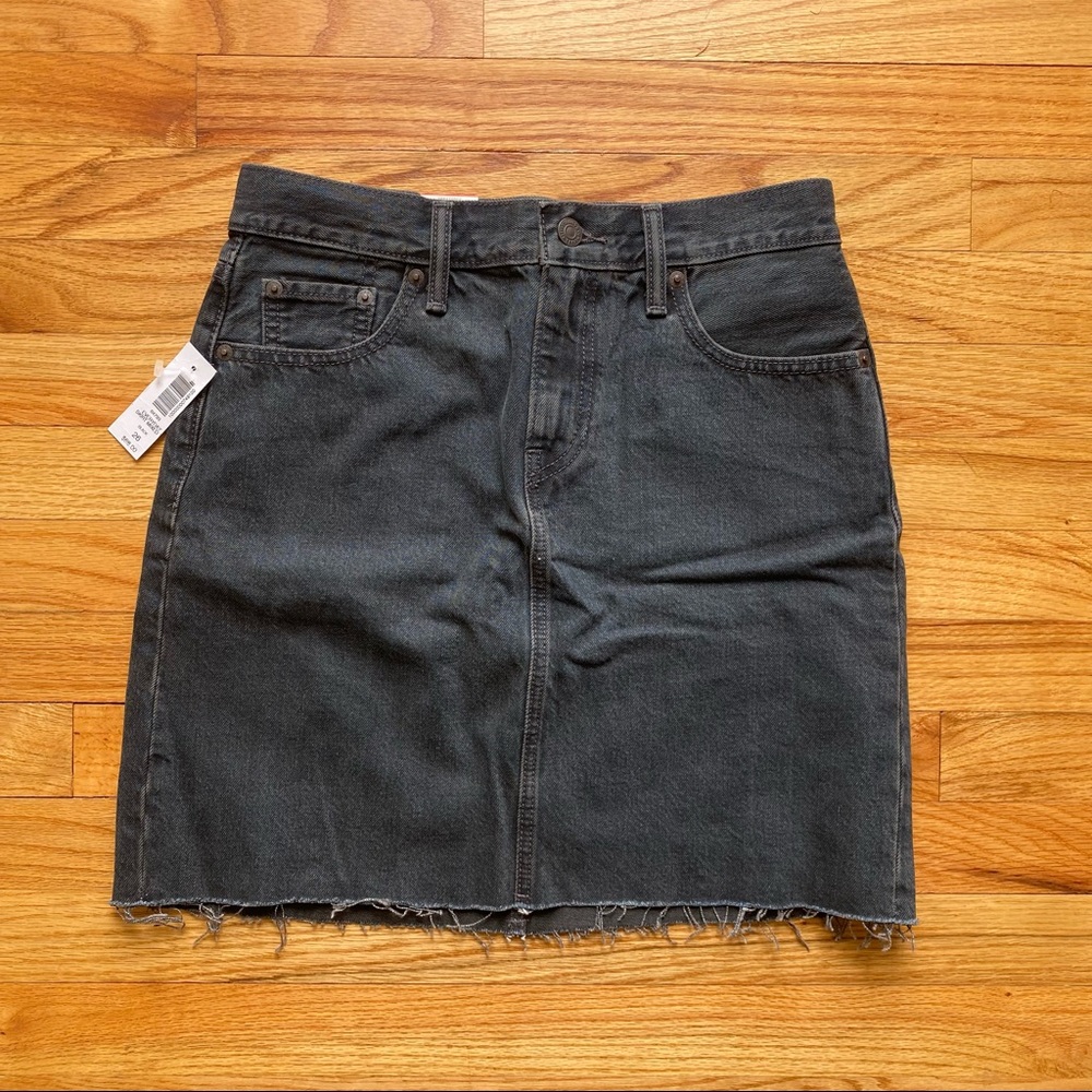 Levi’s The Everyday Skirt in Mixed Tape - Picture 3 of 6